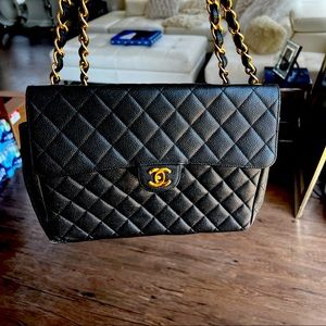 Black CHANEL JUMBO vintage caviar leather!
